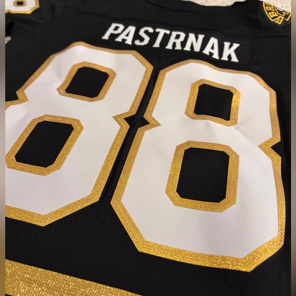 Fanatics Authentic Boston Bruins 100th Anniversary Pastrnak #88 Jersey Women’s S - Picture 6 of 6